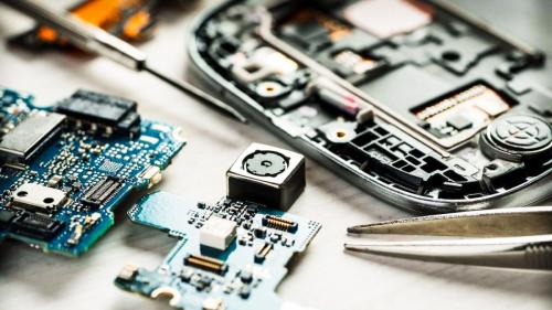 Reasons-to-Choose-Local-Cell-Phone-Repair-Shops